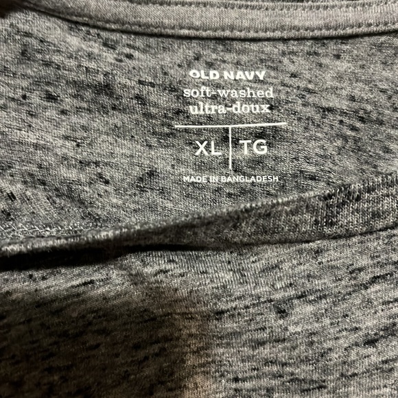Old Navy T Shirt - Picture 2 of 2